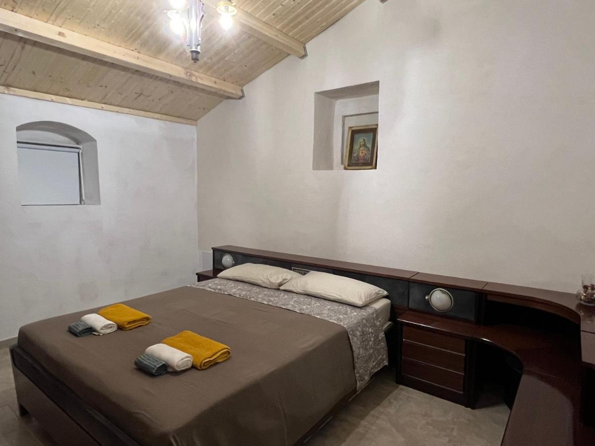 Casa Di Mirto Bed & Breakfast Chiaramonte Gulfi Ngoại thất bức ảnh