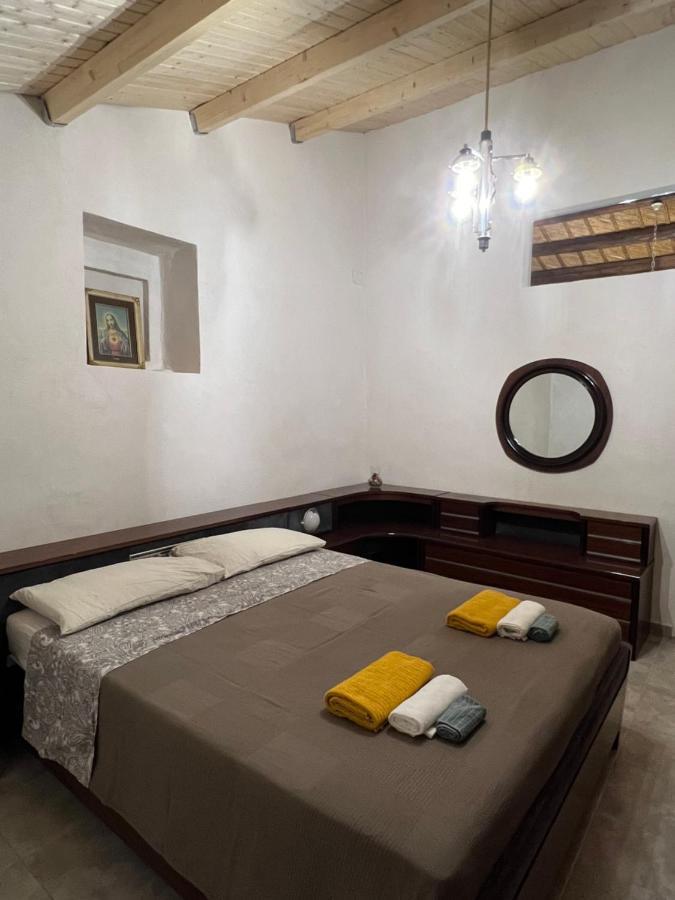 Casa Di Mirto Bed & Breakfast Chiaramonte Gulfi Ngoại thất bức ảnh